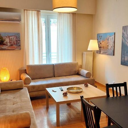 Grand Apartment In Parliament Square Atenas Exterior foto